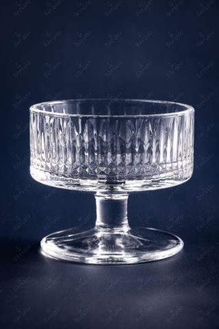 بستنی‌خوری بلور پایه دار کد SMIC656B با بدنه تراش‌خورده و ارتفاع ۷.۵ سانتی‌متر.
