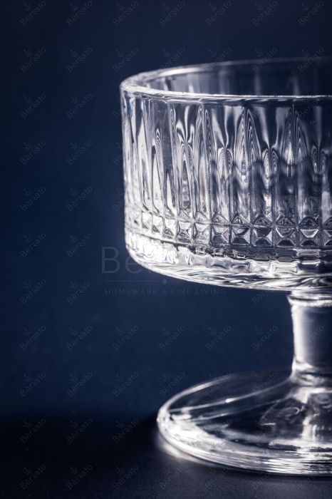 بستنی‌خوری بلور پایه دار کد SMIC656B با بدنه تراش‌خورده و ارتفاع ۷.۵ سانتی‌متر.