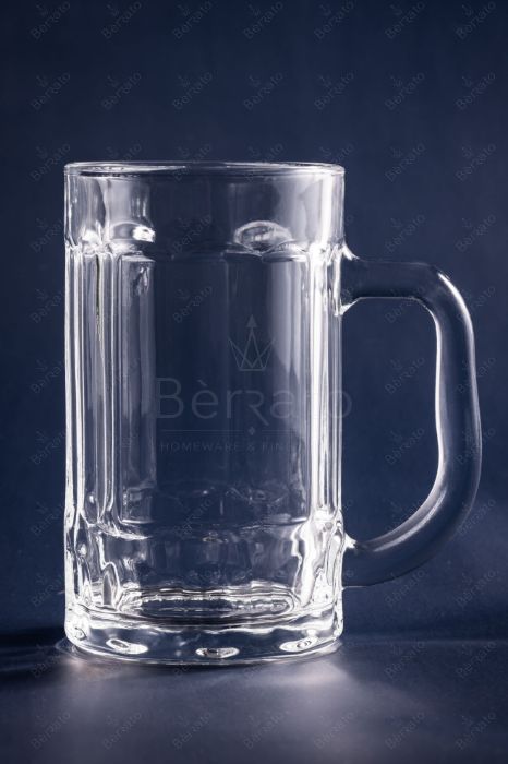ماگ بشکه‌ای بلور شفاف کد LXZB18 با ارتفاع ۱۳.۵ سانتی‌متر و طراحی بدنه تراش‌خورده عمودی