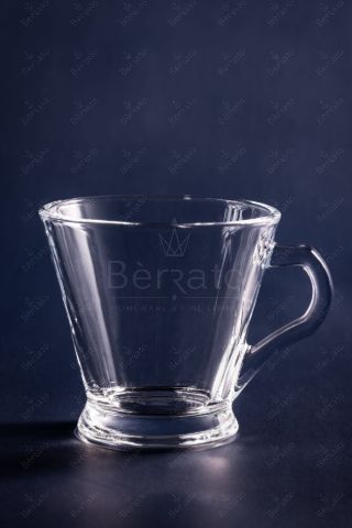 فنجان بلور شفاف مدل آنتالیا LXZB98 با طراحی مخروطی و دسته ارگونومیک.