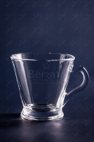 فنجان بلور شفاف مدل آنتالیا LXZB98 با طراحی مخروطی و دسته ارگونومیک.