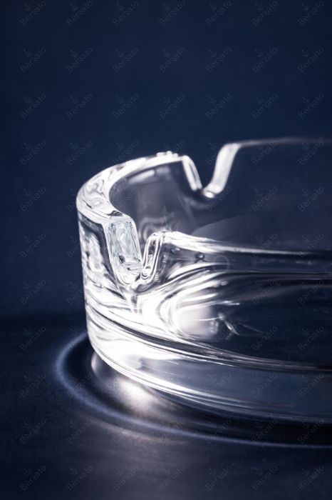 زیرسیگاری بلور مدل LXYG10535 با ابعاد ۱۰.۵ در ۳.۵ سانتی‌متر و شفافیت بالا.
