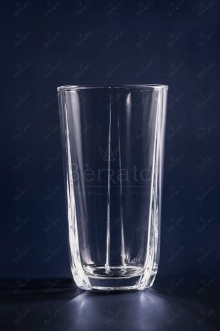 لیوان بلند بلور مدل LXY1034 با ارتفاع ۱۴ سانتی‌متر و دهانه ۷.۵ سانت بر روی پس‌زمینه سرمه‌ای.