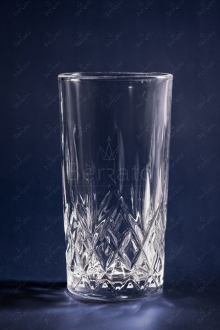 لیوان کریستالین سزار کد LXYZS3301 با طراحی بدنه الماس‌گون و ارتفاع ۱۴ سانتی‌متر.