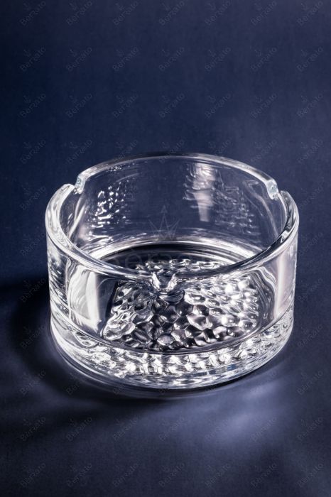 زیرسیگاری کریستالین مدل کوه کد LXYG7507-3 با کفی برجسته و بدنه شفاف استوانه‌ای