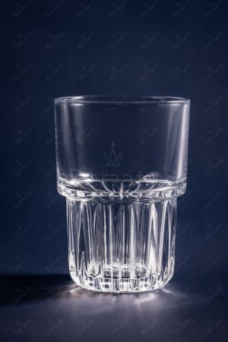 لیوان کریستالین مدل LXY5015-2 با طراحی بلند و بدنه شیاردار در قسمت پایین، ارتفاع ۱۱.۵ سانتی‌متر.