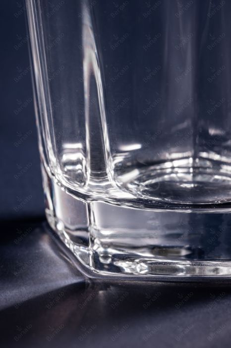 لیوان کریستالین بلند مدل LXY4307 با دهانه ۸ سانتی‌متر و طراحی ارگونومیک برای نوشیدنی‌های سرد.