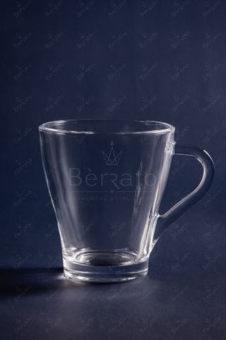 فنجان کریستالین مدل محک شلغمی LXZB21 با دسته‌ی منحنی و بدنه شفاف، ارتفاع ۹.۵ سانتی‌متر.