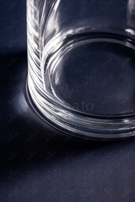 ماگ کریستالین استوانه‌ای مدل LXZB29 با دسته‌ی خوش‌دست و طراحی ساده، ارتفاع ۹.۵ سانتی‌متر.