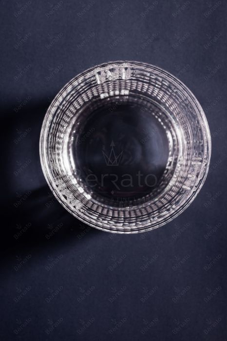 نیم‌لیوان کریستالین ایلا مدل LXZS0615-3 با ابعاد درج شده (ارتفاع ۱۰ سانت و دهانه ۸ سانت) و تراش‌های هندسی روی بدنه.