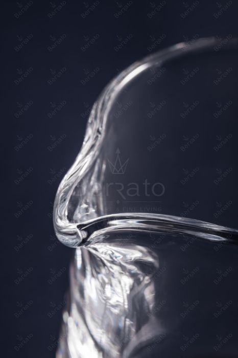 سس‌ ریز کریستالین ایزابلا مدل LXJ404-1 با طراحی ویژه جهت ریختن آسان مایعات و دسته‌ی ارگونومیک.