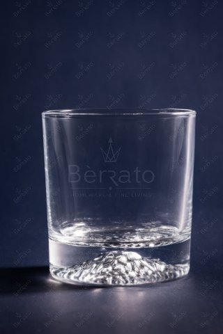 نیم‌ لیوان کریستالین مدل LXY9001-3 با طراحی نوآورانه کوهستانی در کف لیوان، ابعاد (۹ سانت ارتفاع، ۸ سانت دهانه) با شفافیت بالا.