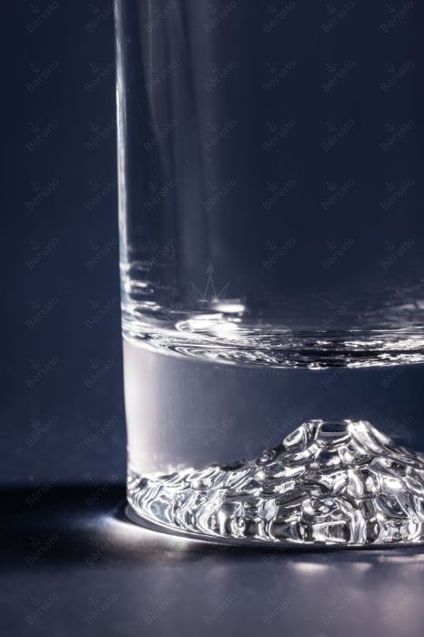 نمای نزدیک بدنه و تراش برجسته لیوان کریستالین لانگ شو LXY1007-3