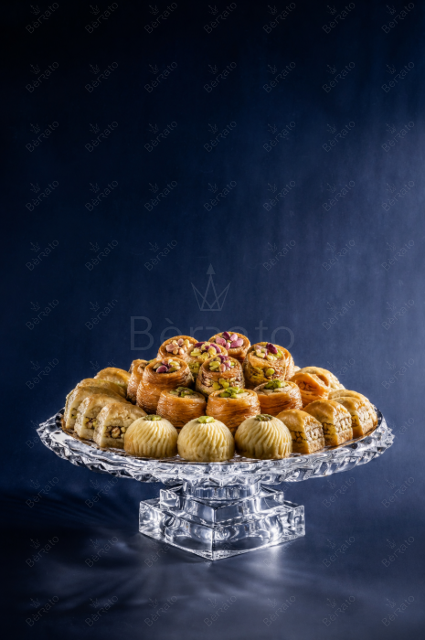 شیرینی‌خوری کریستالین کراون با طرح تراش شعاعی