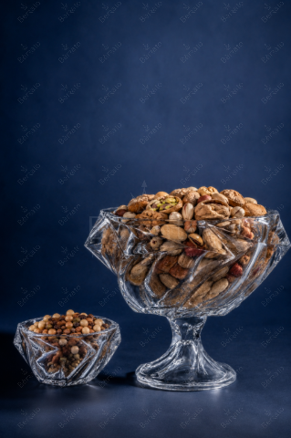 آجیل خوری و پیاله ماکائو (سرویس)