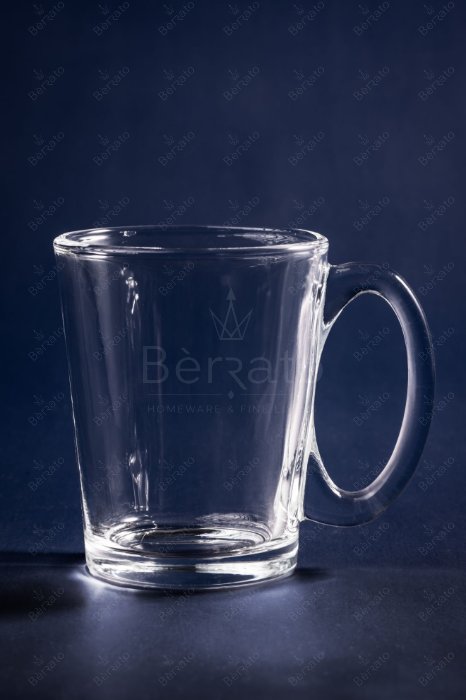 ماگ کریستالین مدل اوشن B50 با طراحی مینیمال و بدنه شفاف و درخشان